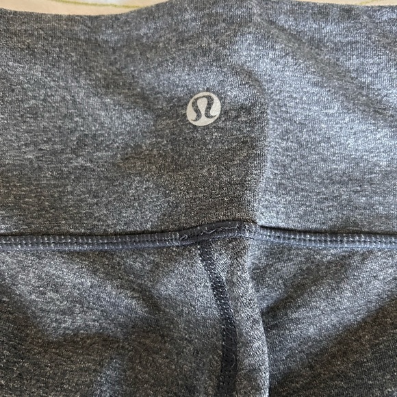 Lululemon cropped leggings; Size 6, grey and low rise. - Picture 6 of 8